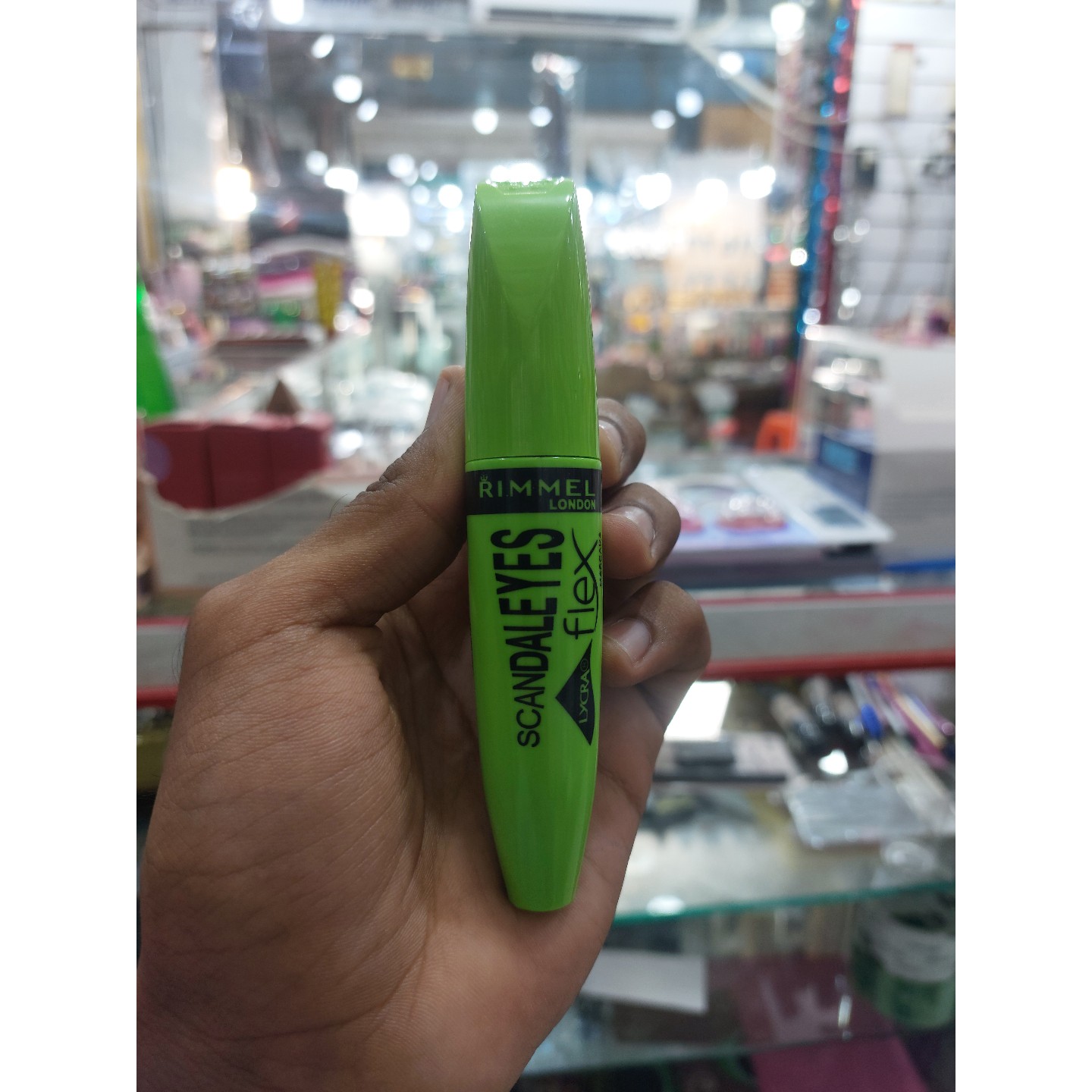 ریمل حجم دهنده ریمل لندن مدل Scandal Eyes Lycra Flex