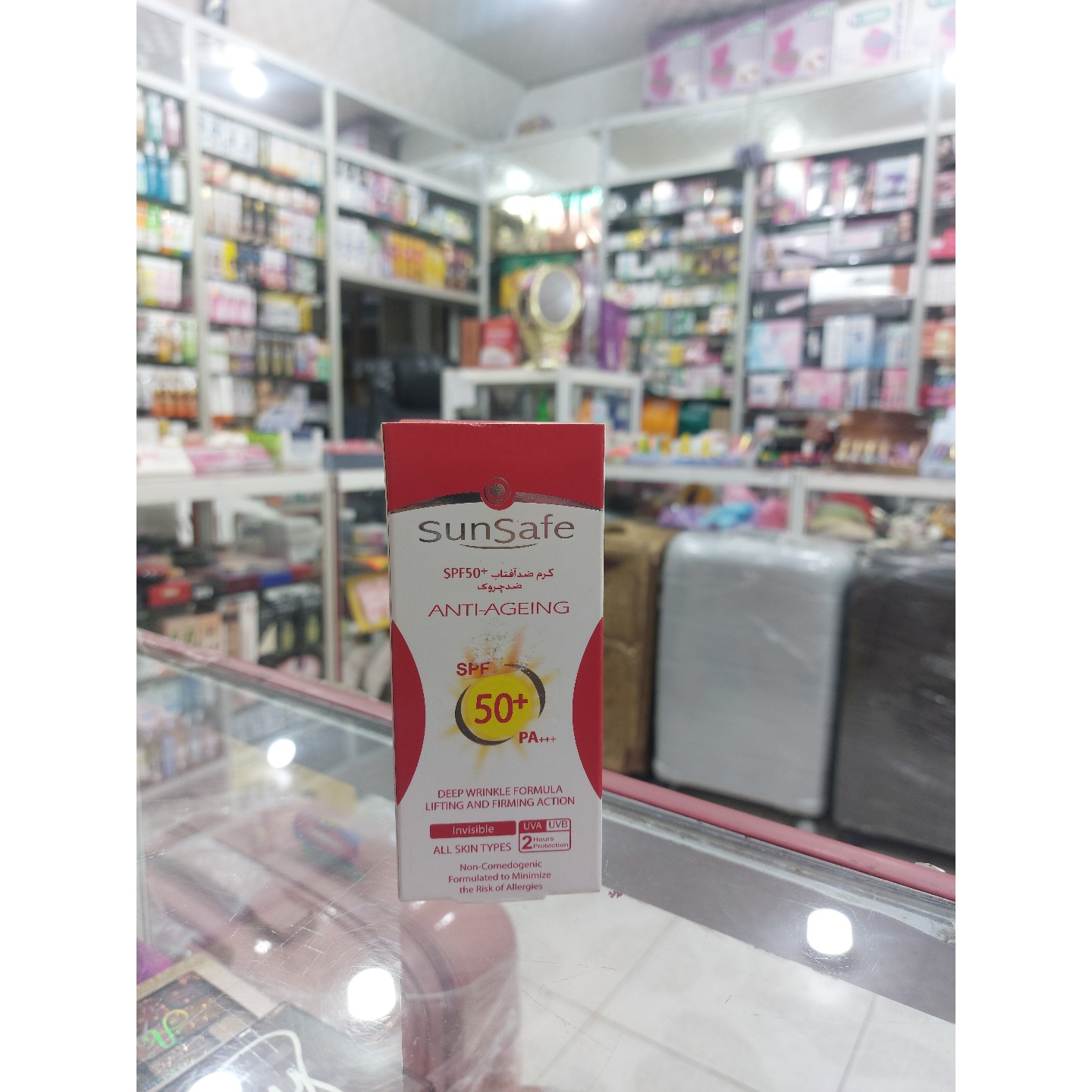 کرم ضد آفتاب و ضد چروک بی رنگ سان سیف با SPF50