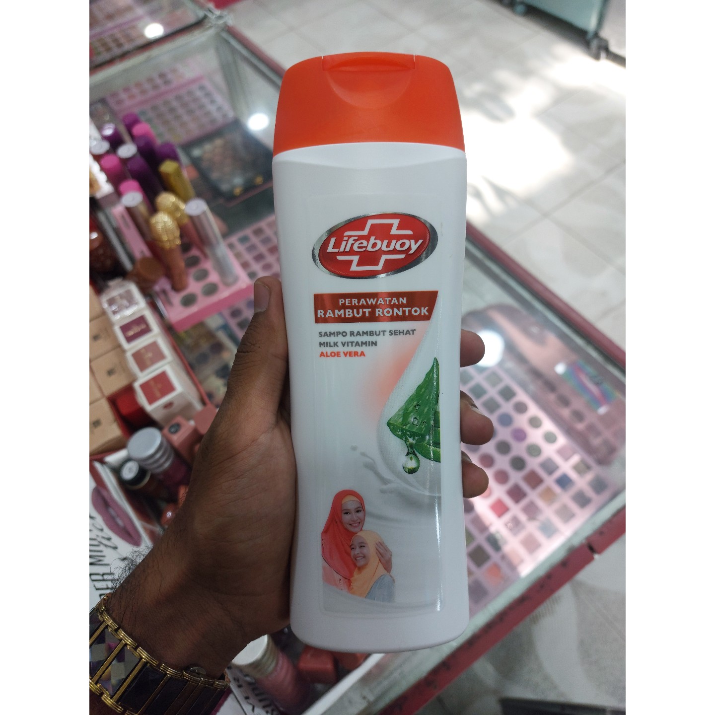 شامپو سر لایفبوی ضد ریزش آلوئه ورا و شیر lifebuoy